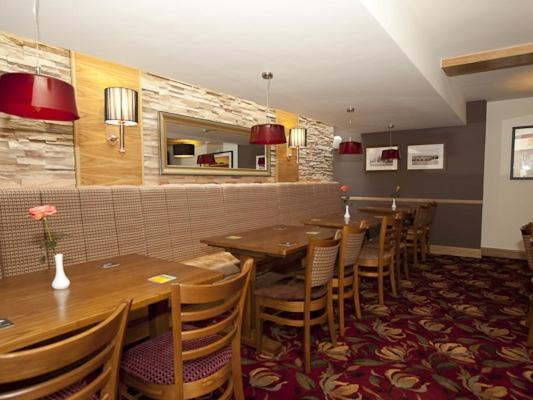 The Fountain Inn Hendy Экстерьер фото