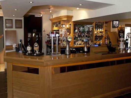 The Fountain Inn Hendy Экстерьер фото